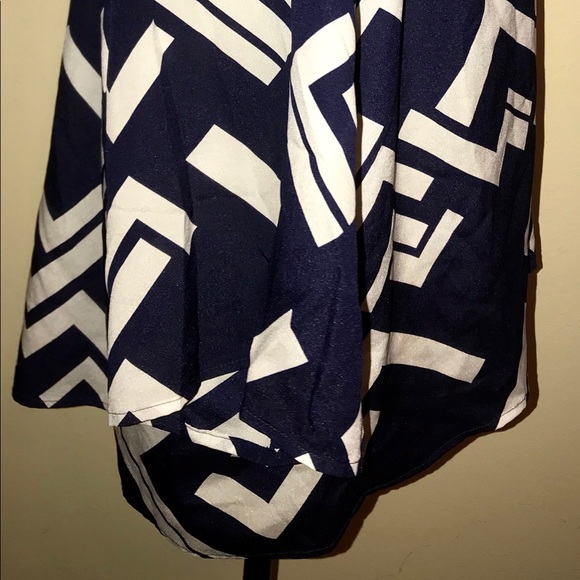 Old Navy Chevron Blouse sz XXL - Picture 4 of 5